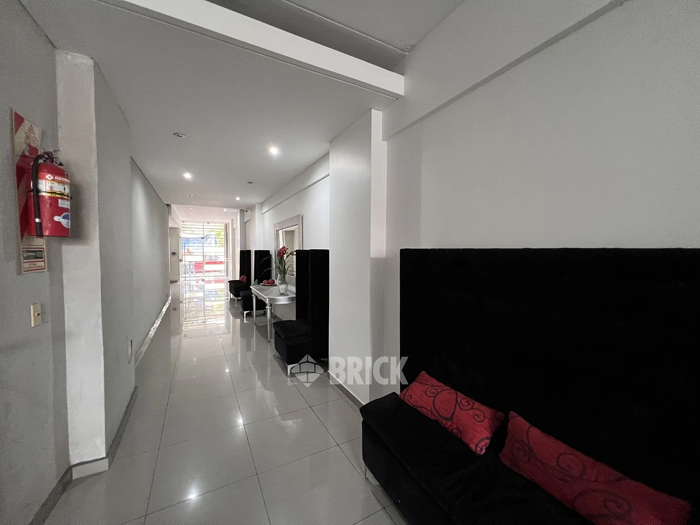 CARACAS al 1200 Piso 8 13
