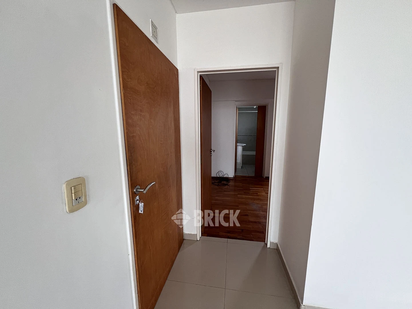 CARACAS al 1200 Piso 8 9