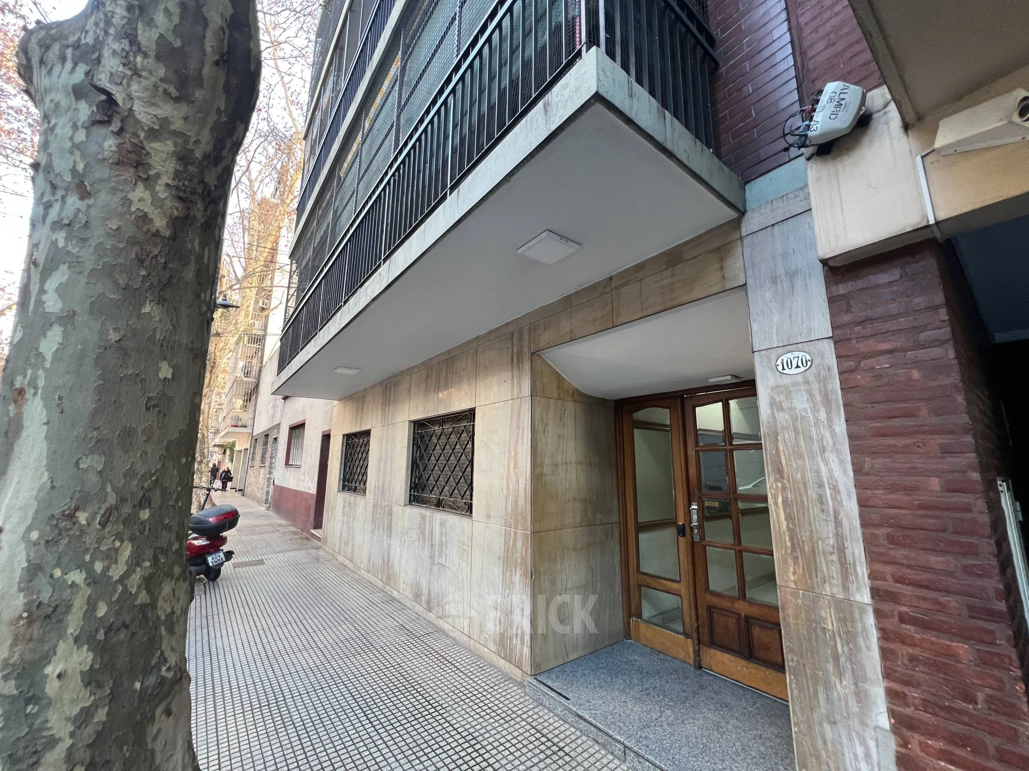 COLOMBRES al 1000 Piso 4 18