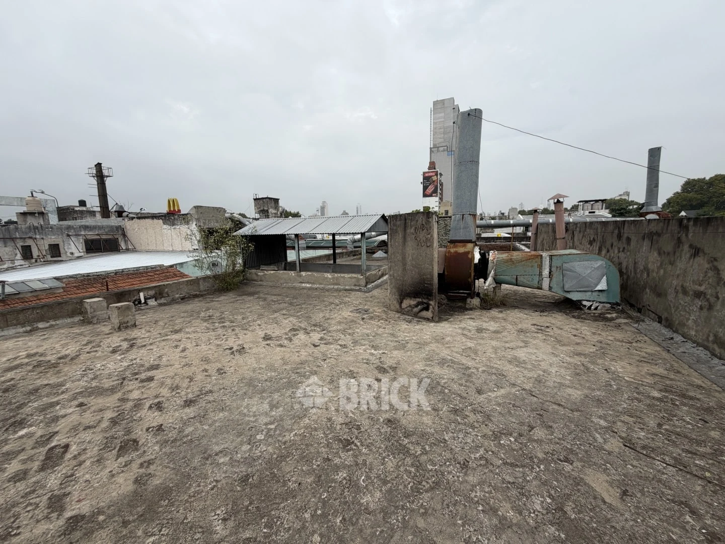 YRIGOYEN, HIPOLITO, AV. al 8200 39