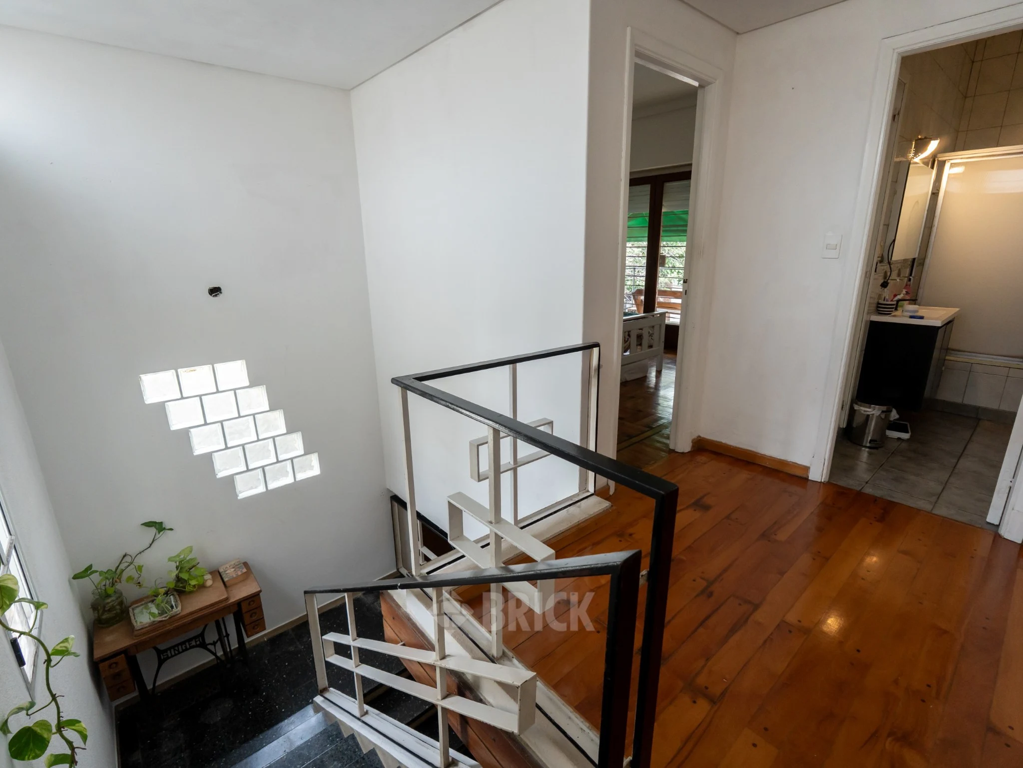 BAUNESS al 200 Piso PB 15
