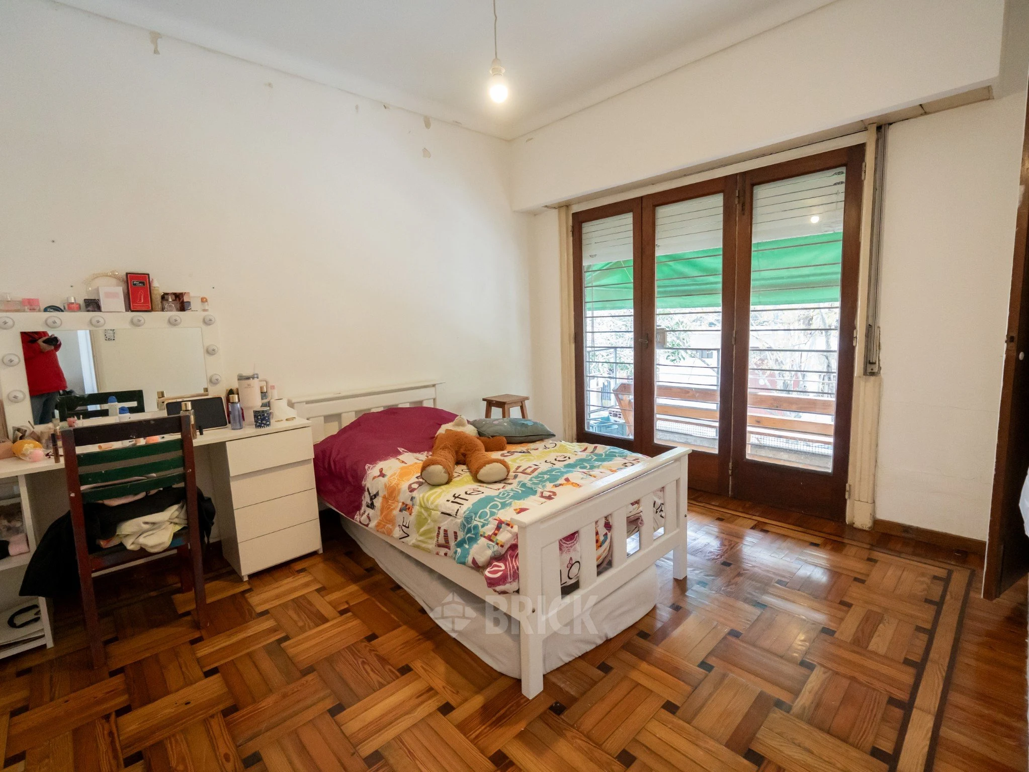 BAUNESS al 200 Piso PB 24