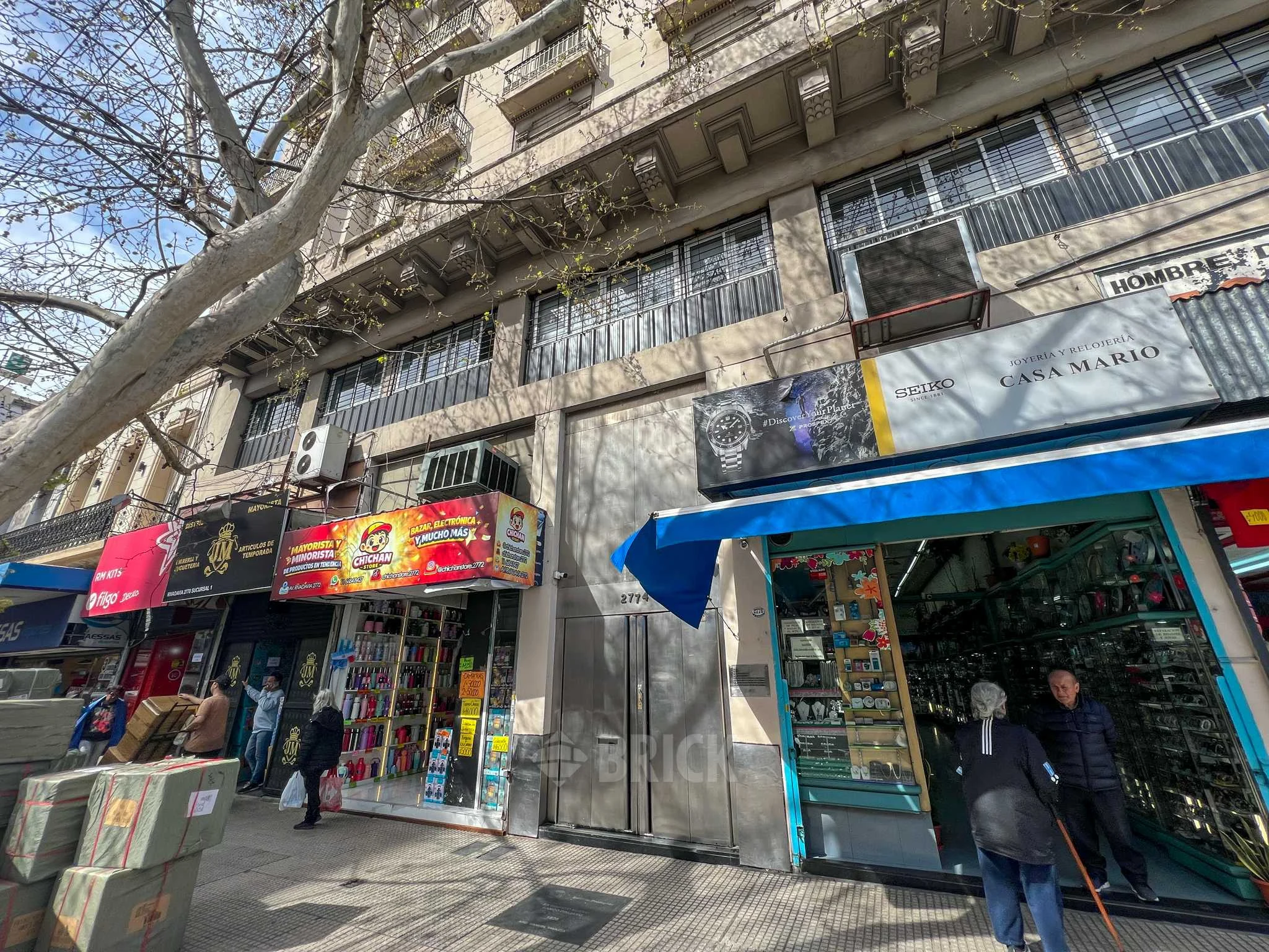 RIVADAVIA, AV. al 2700 Piso 6 10