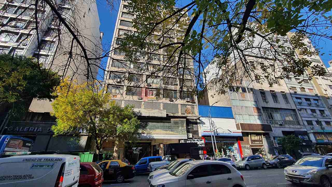 CORRIENTES, AV. al 2300 Piso 6 7