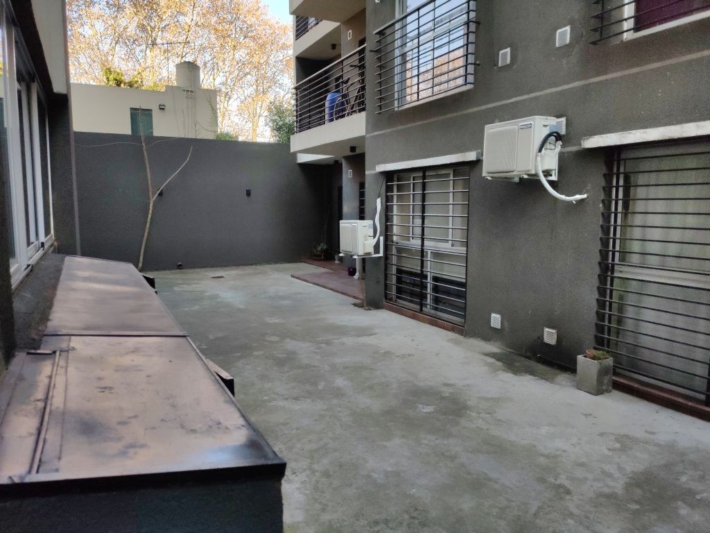 FONROUGE al 200 Piso PB 24