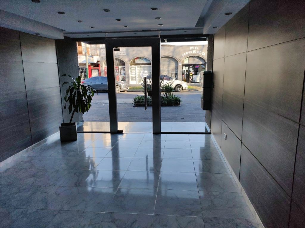 FONROUGE al 200 Piso PB 28