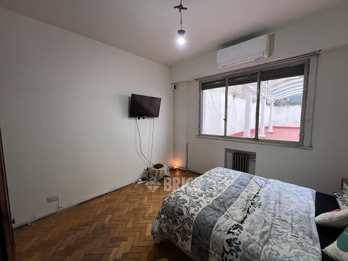 RIVADAVIA, AV. al 2200 Piso 1 10