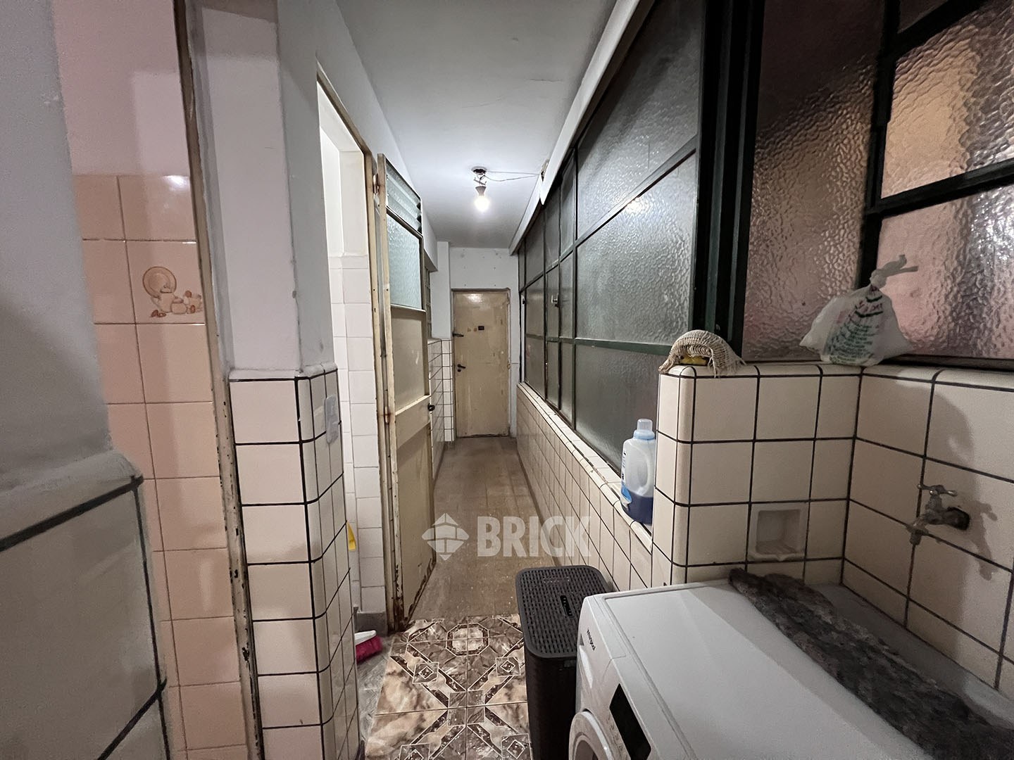 RIVADAVIA, AV. al 2200 Piso 1 16