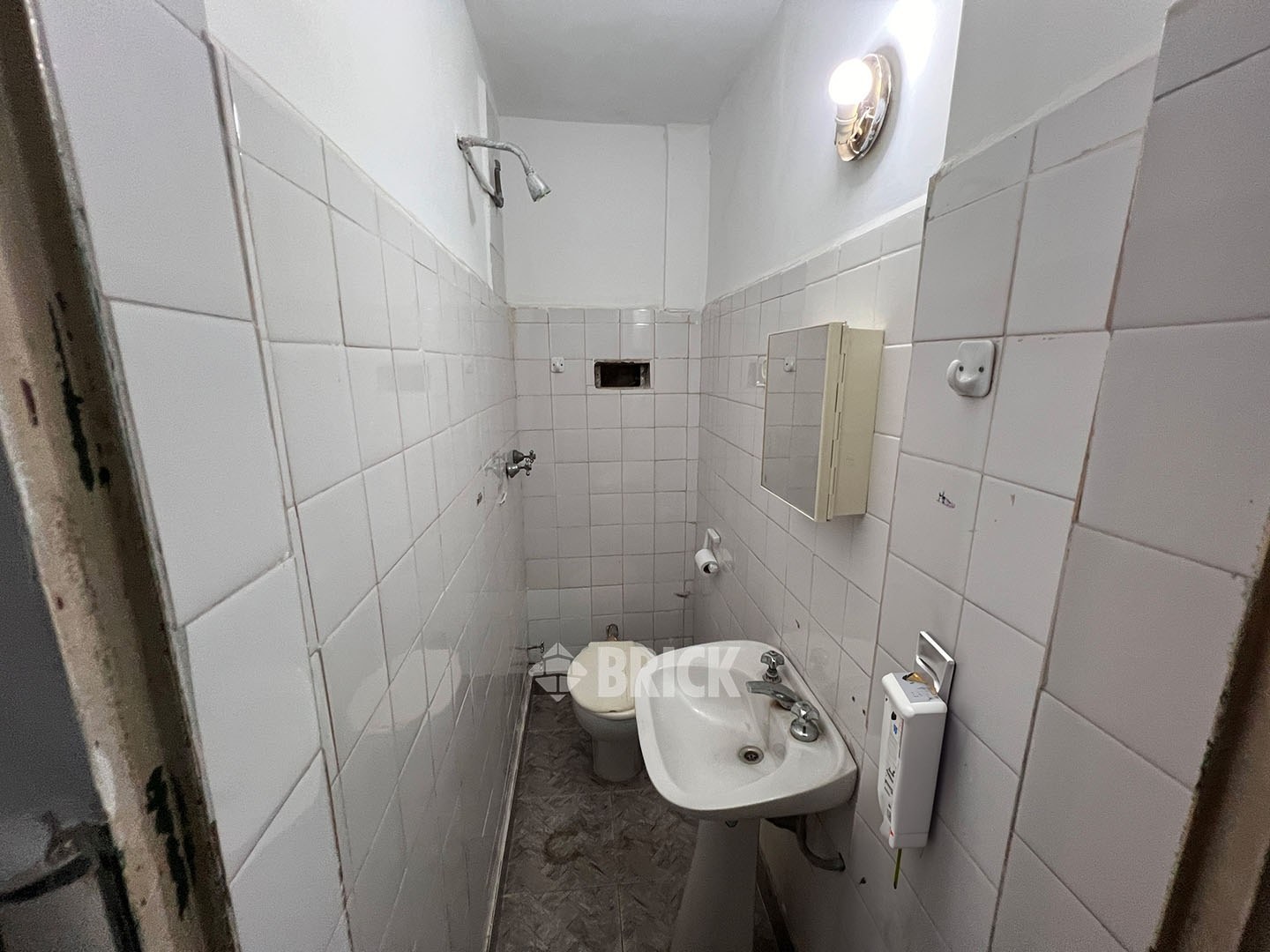 RIVADAVIA, AV. al 2200 Piso 1 17