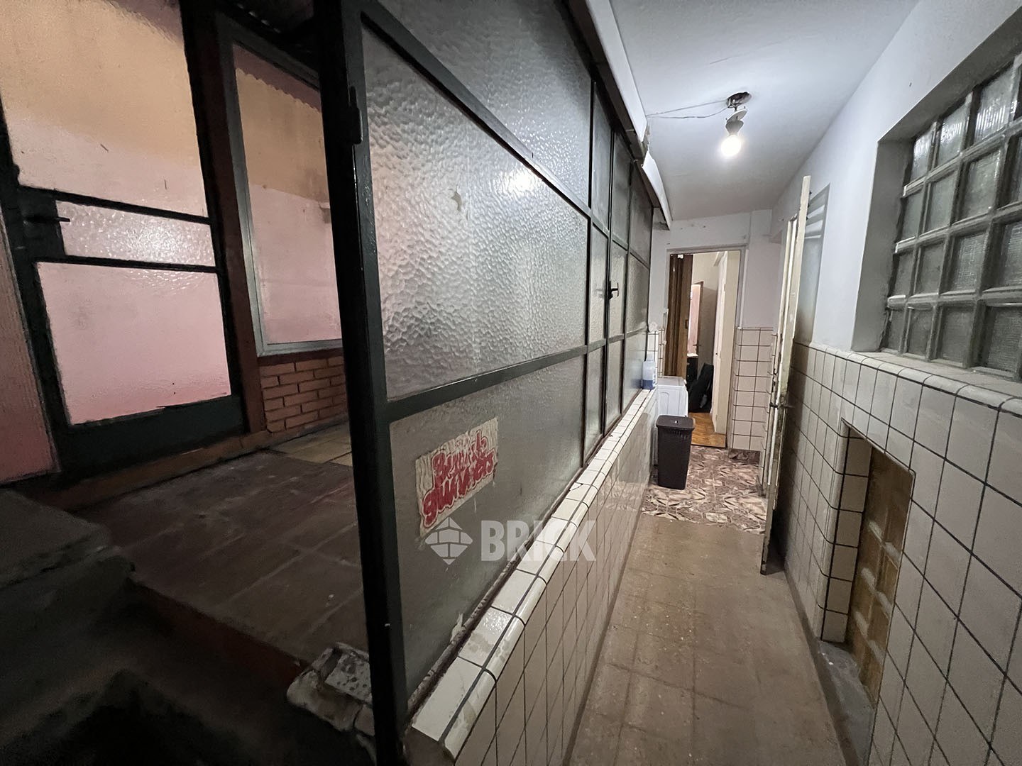 RIVADAVIA, AV. al 2200 Piso 1 18