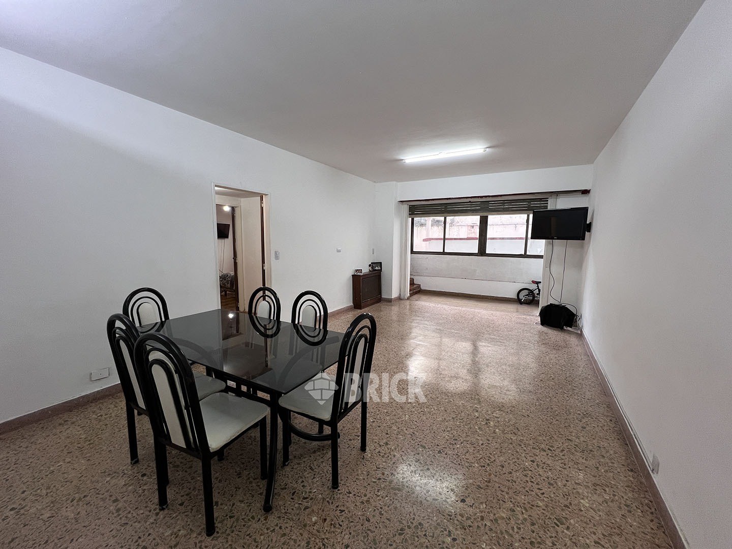 RIVADAVIA, AV. al 2200 Piso 1 6