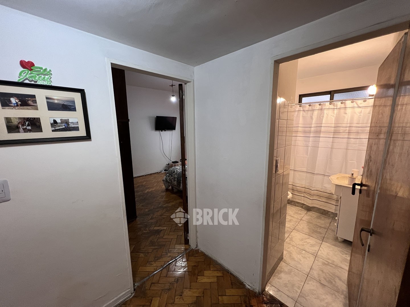 RIVADAVIA, AV. al 2200 Piso 1 9