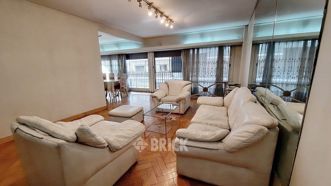 LARREA al 1000 Piso 2 3