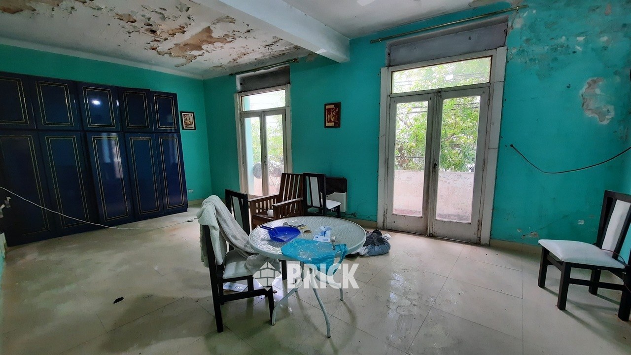 BRASIL, AV. al 1400 Piso 1 3