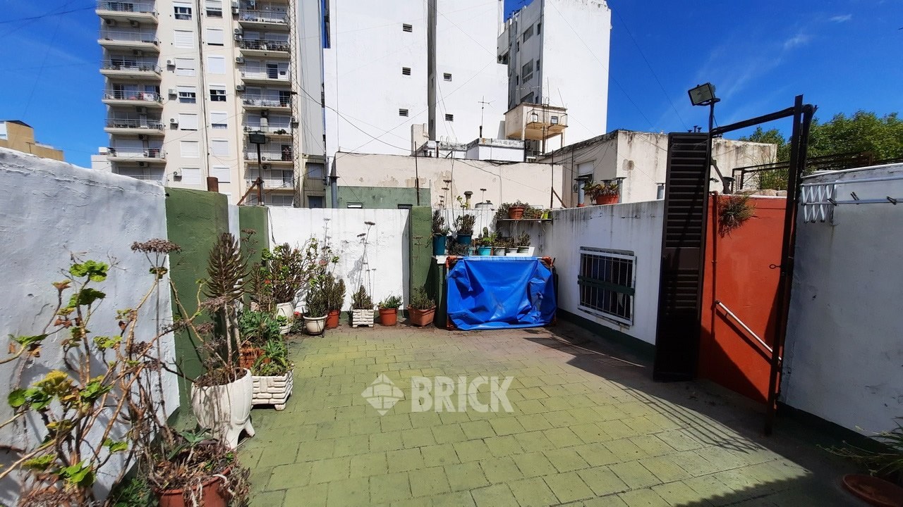 YRIGOYEN, HIPOLITO, AV. al 3500 Piso 1 20