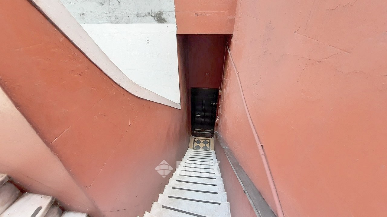 YRIGOYEN, HIPOLITO, AV. al 3500 Piso 1 22