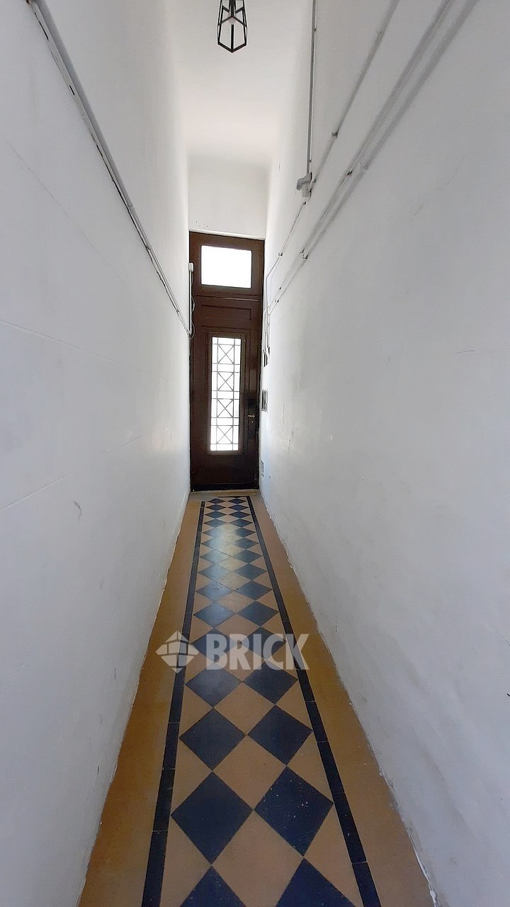 YRIGOYEN, HIPOLITO, AV. al 3500 Piso 1 23