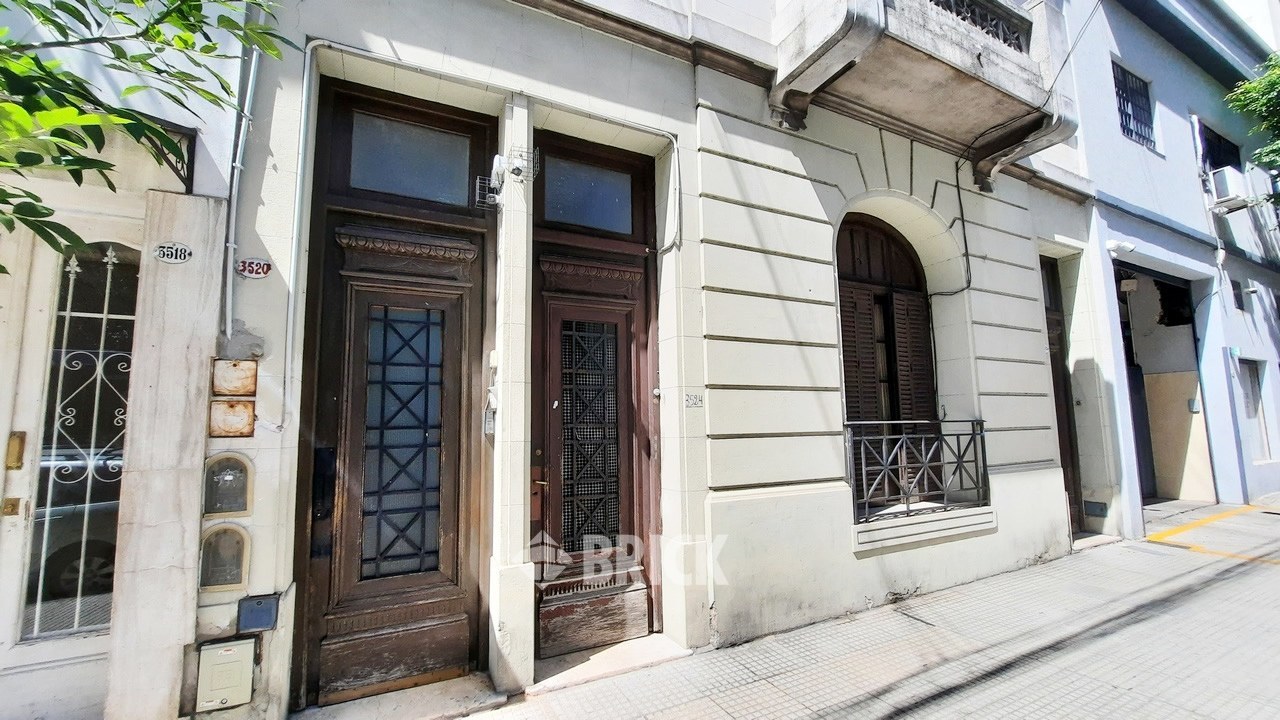 YRIGOYEN, HIPOLITO, AV. al 3500 Piso 1 24