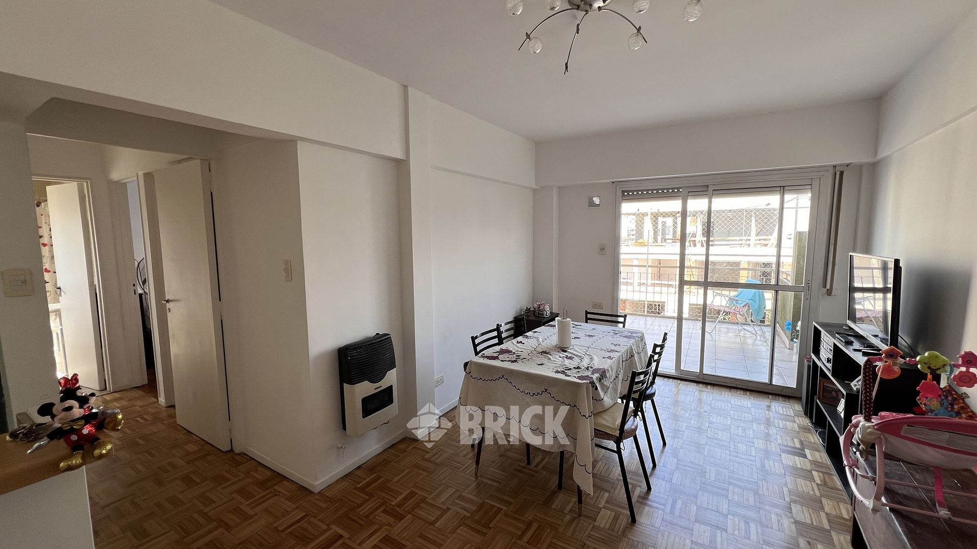 YRIGOYEN, HIPOLITO, AV. al 3600 Piso 9 1