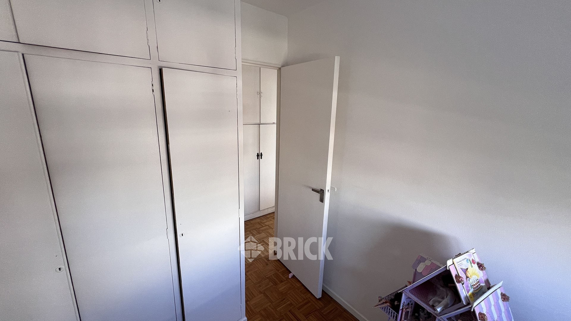 YRIGOYEN, HIPOLITO, AV. al 3600 Piso 9 16