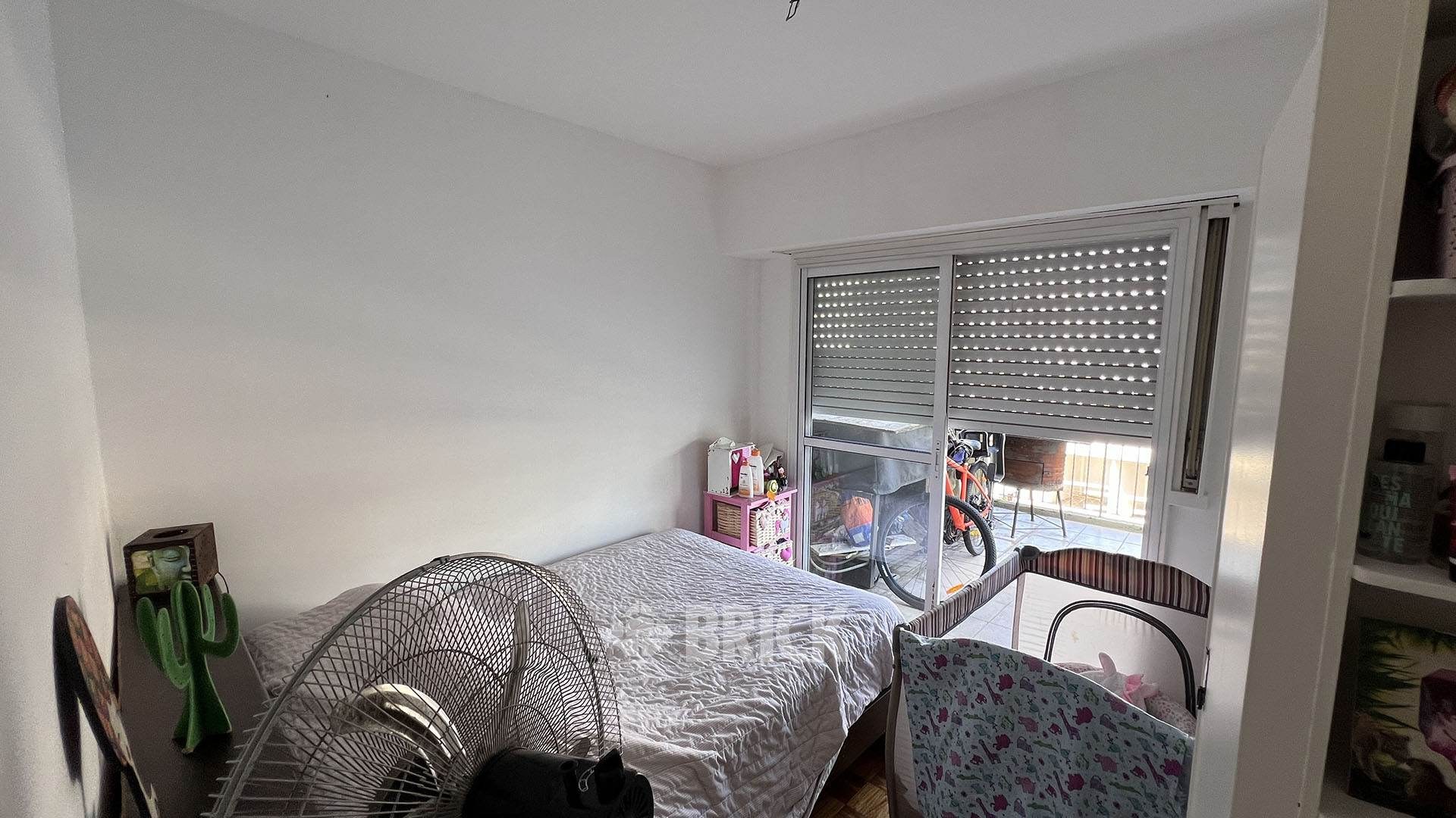 YRIGOYEN, HIPOLITO, AV. al 3600 Piso 9 17