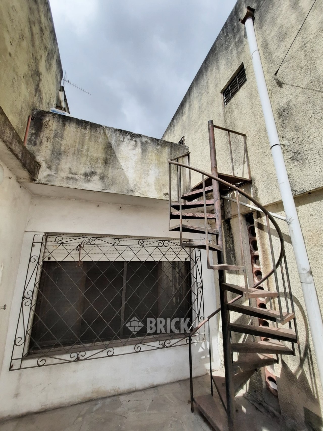 SANTA FE al 300 Piso PB 26