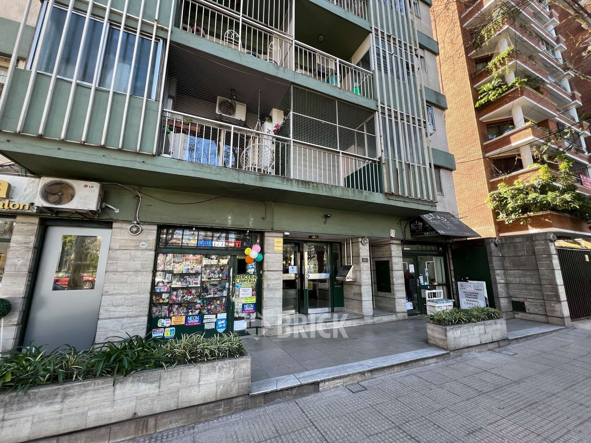 AVELLANEDA, AV. al 1800 Piso 4 17