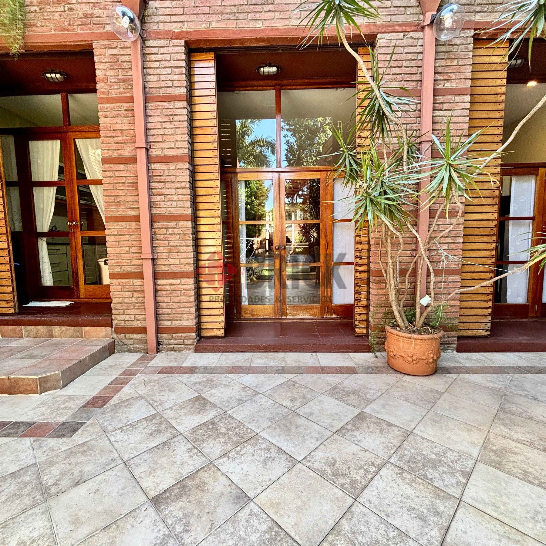 MONASTERIO al 700 23