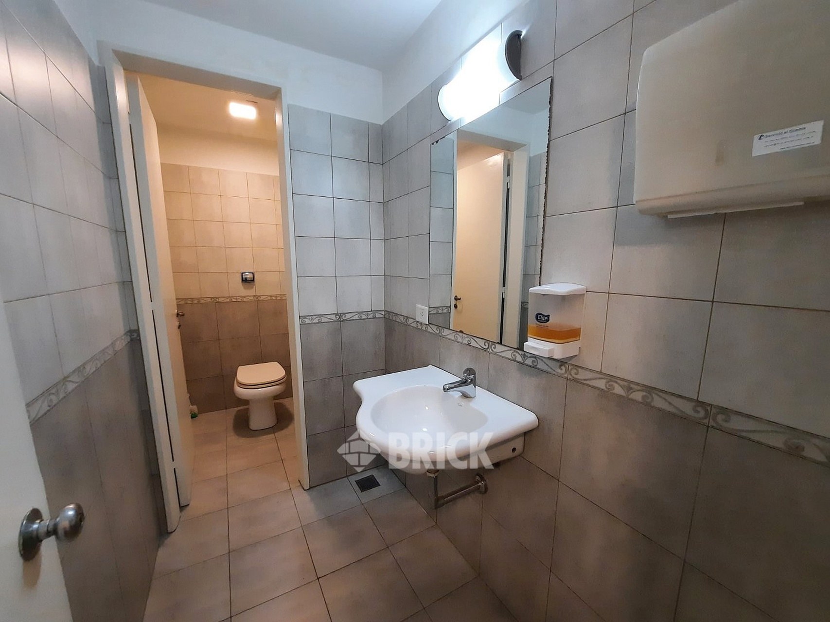 CORRIENTES, AV. al 1300 Piso 2 26