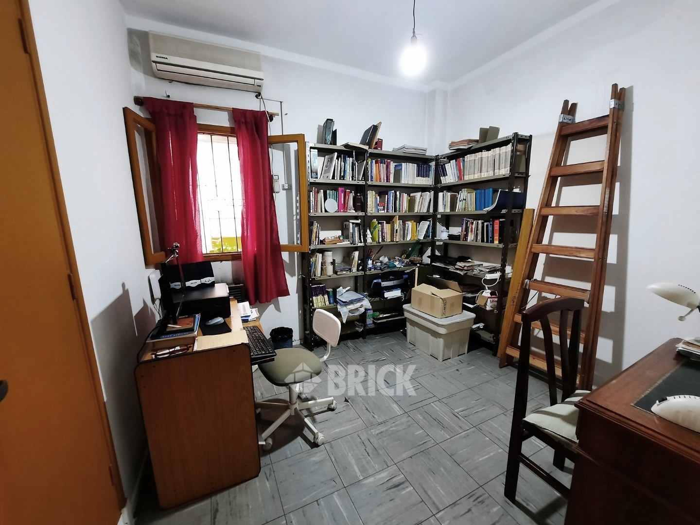 MORELOS al 300 Piso PB 15