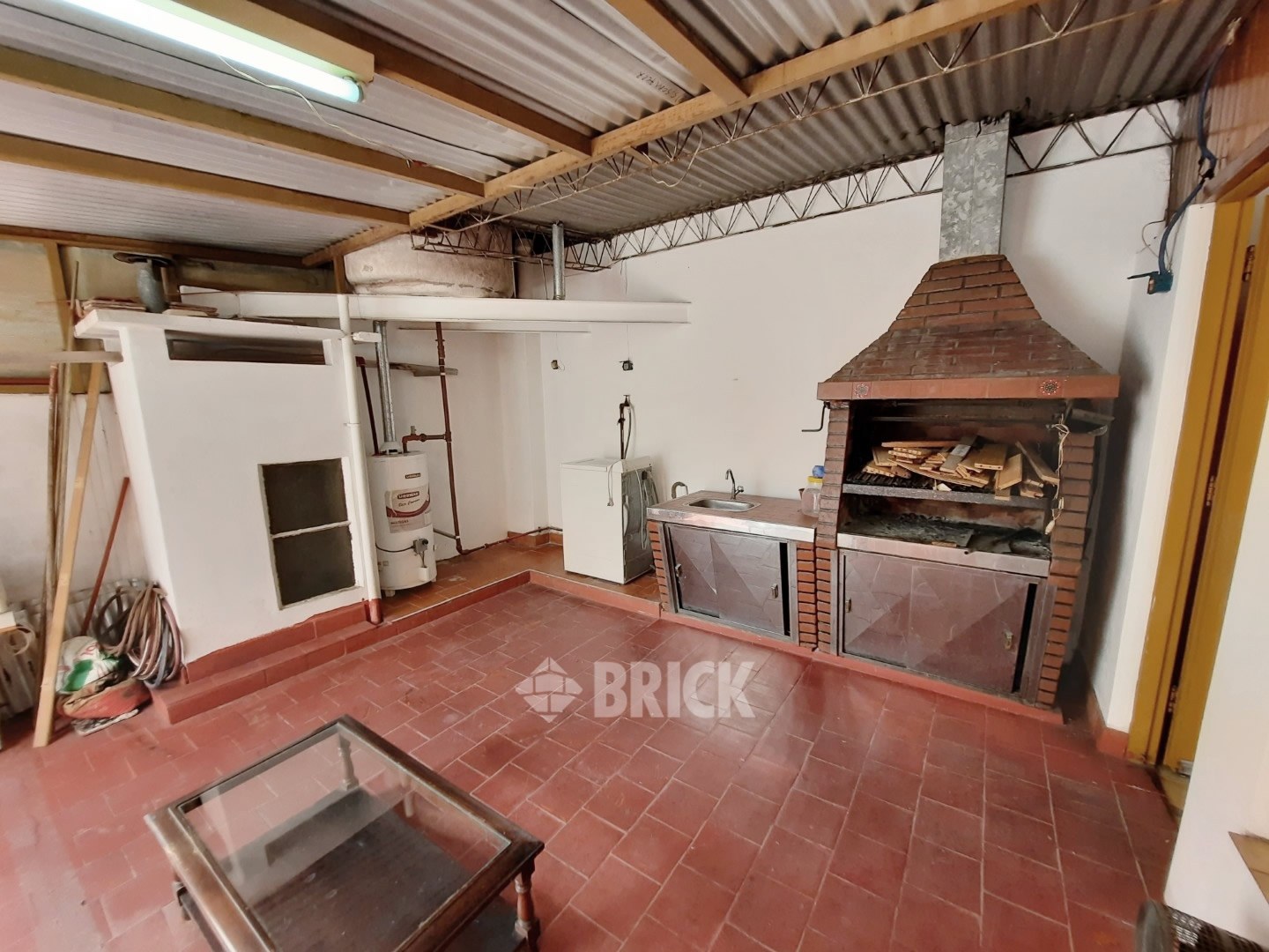 MORELOS al 300 Piso PB 23