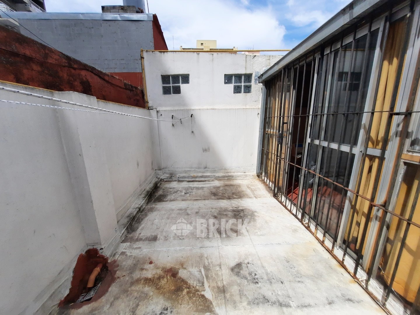 MORELOS al 300 Piso PB 25