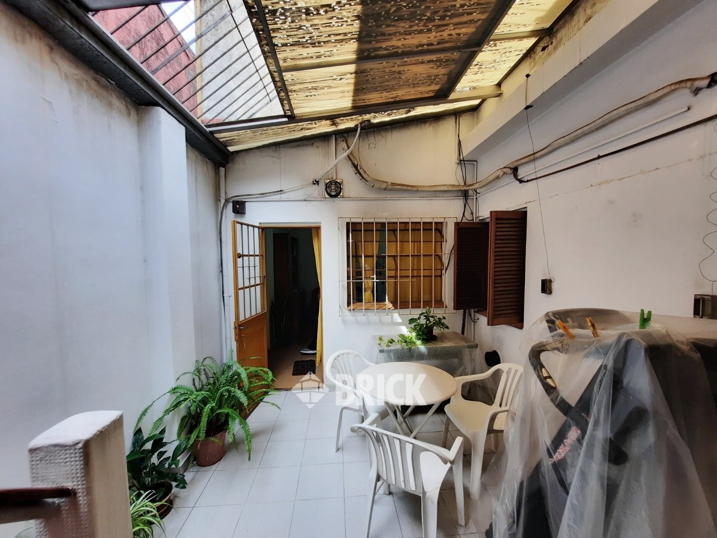 MORELOS al 300 Piso PB 9