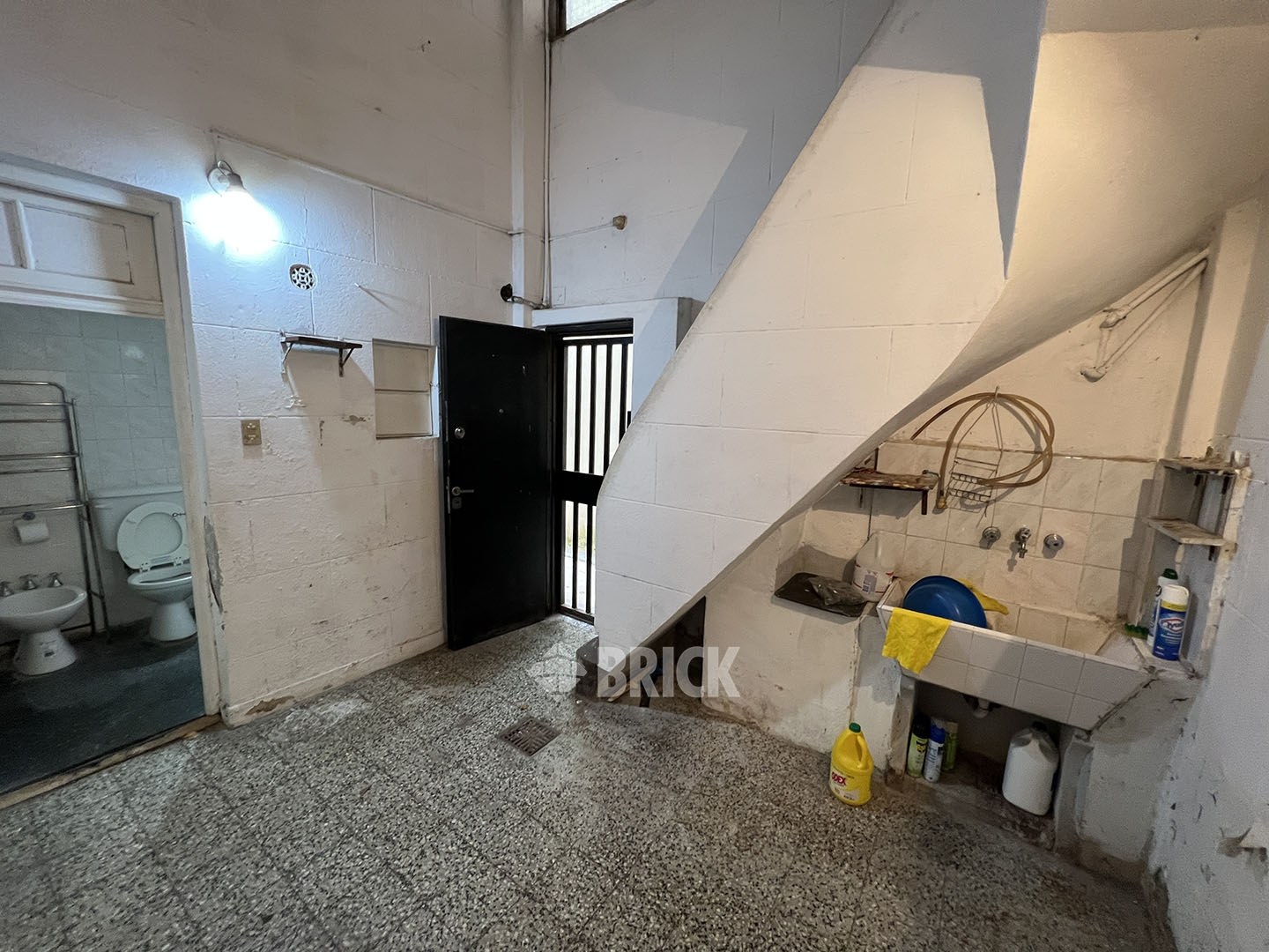 TRELLES, MANUEL al 2400 Piso PB 10