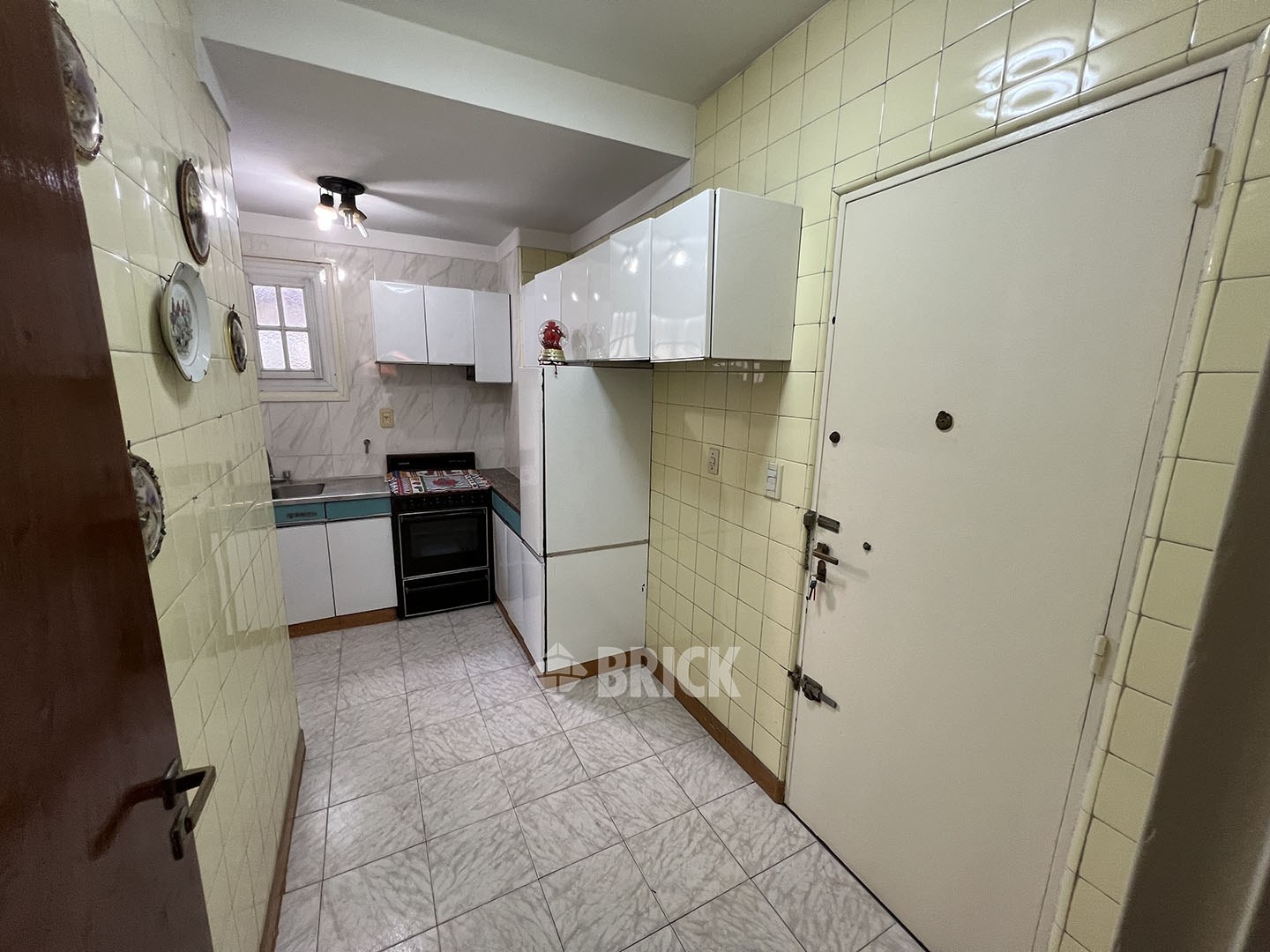 SAN JUAN, AV. al 1400 Piso PB 12