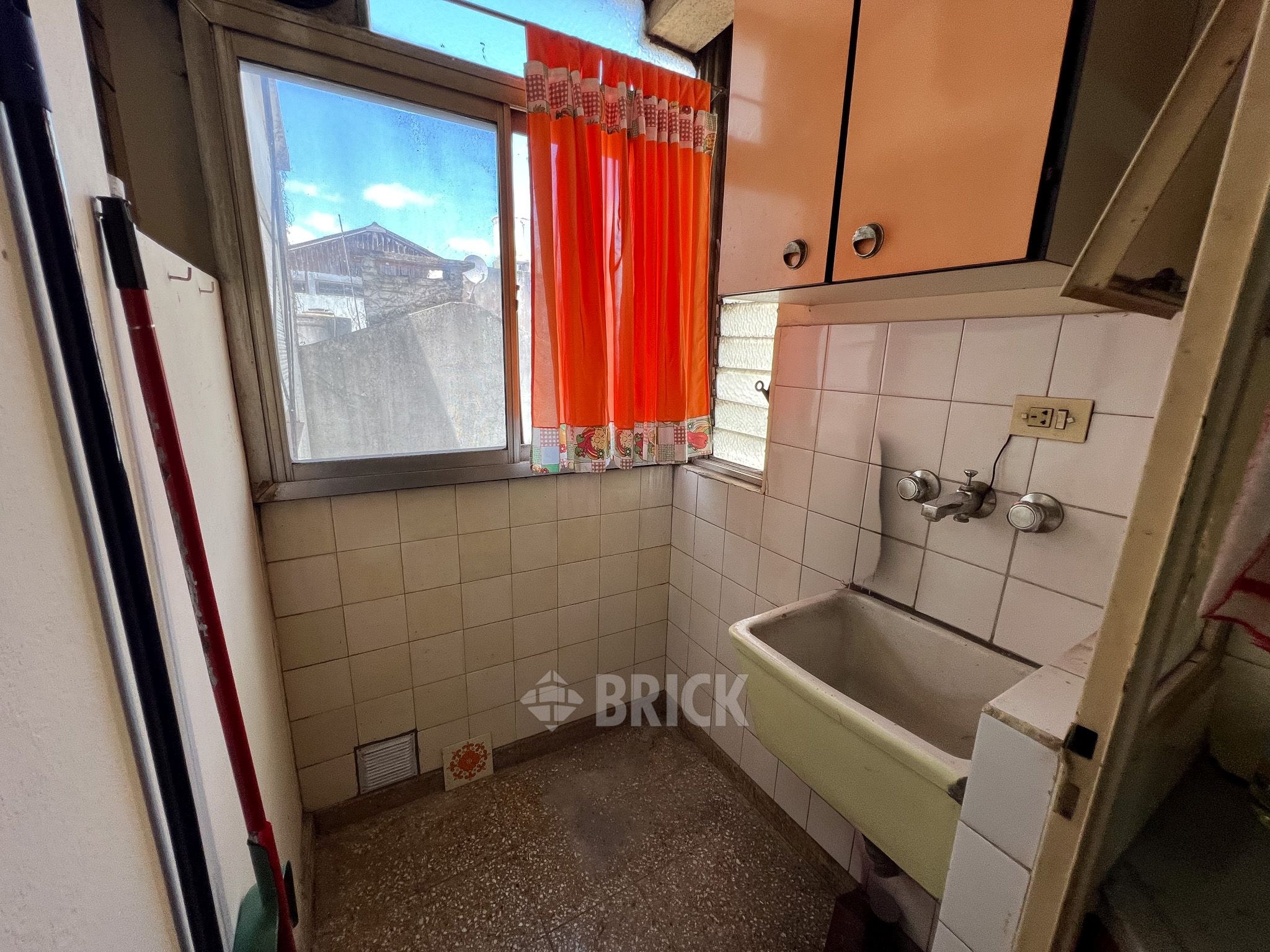 ACOSTA, MARIANO al 800 Piso 2 16