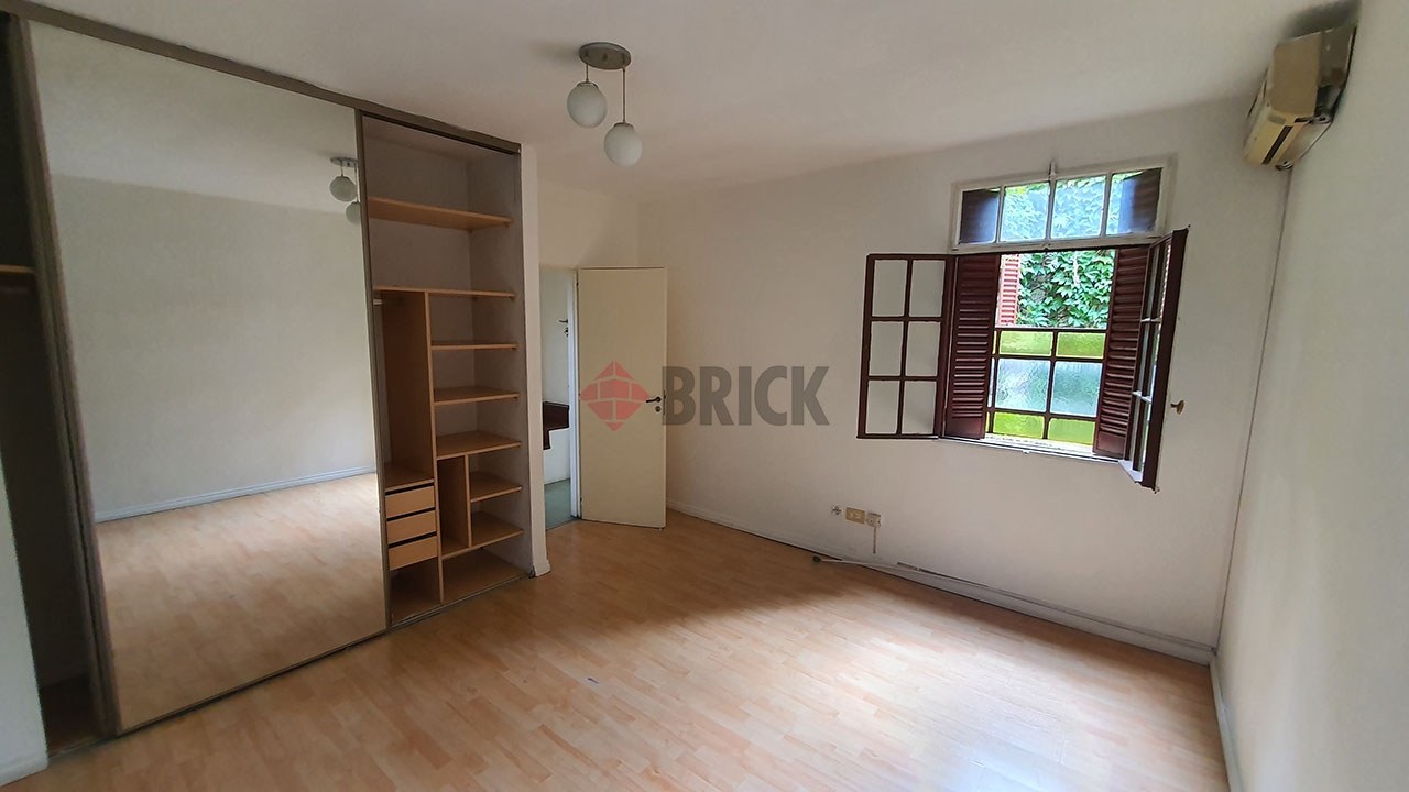 BORGES, JORGE LUIS al 2000 Piso 1 18