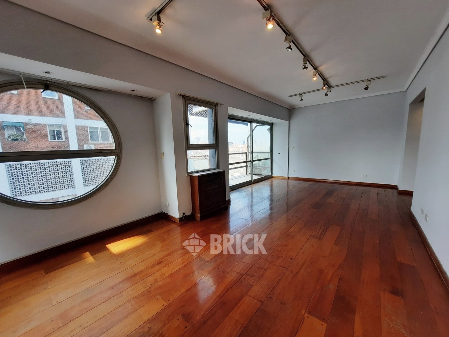 TALCAHUANO al 900 Piso 18 6