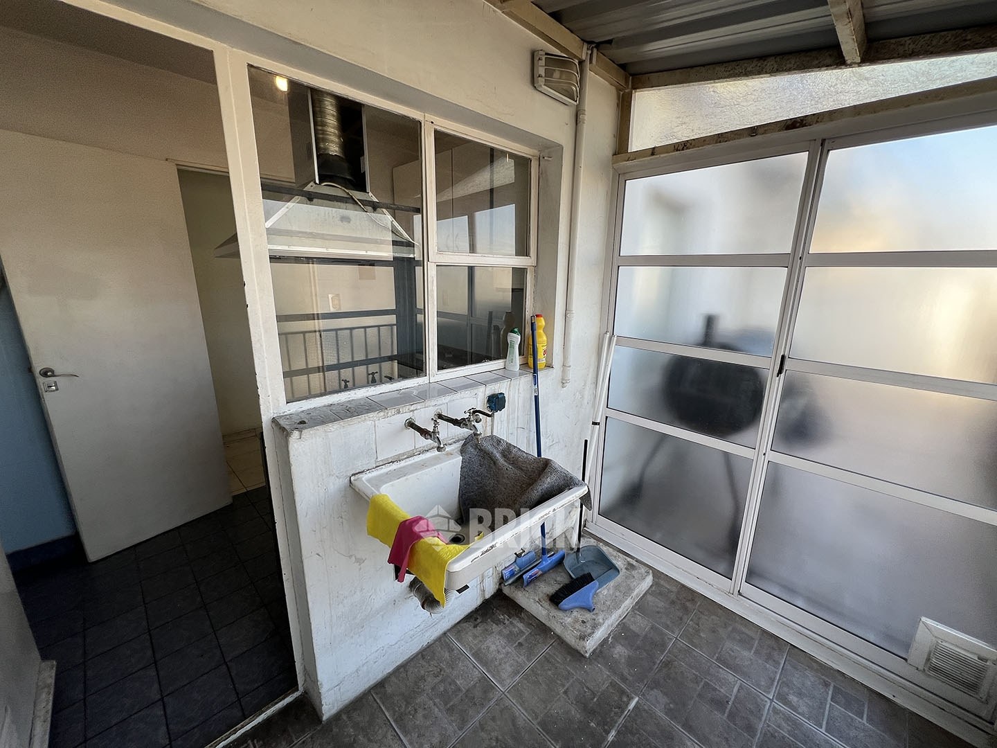 ACOYTE, AV. al 1500 Piso 7 16