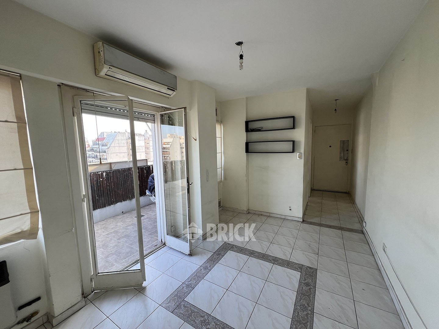 ACOYTE, AV. al 1500 Piso 7 3