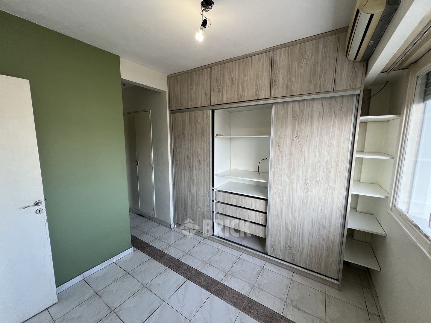 ACOYTE, AV. al 1500 Piso 7 8