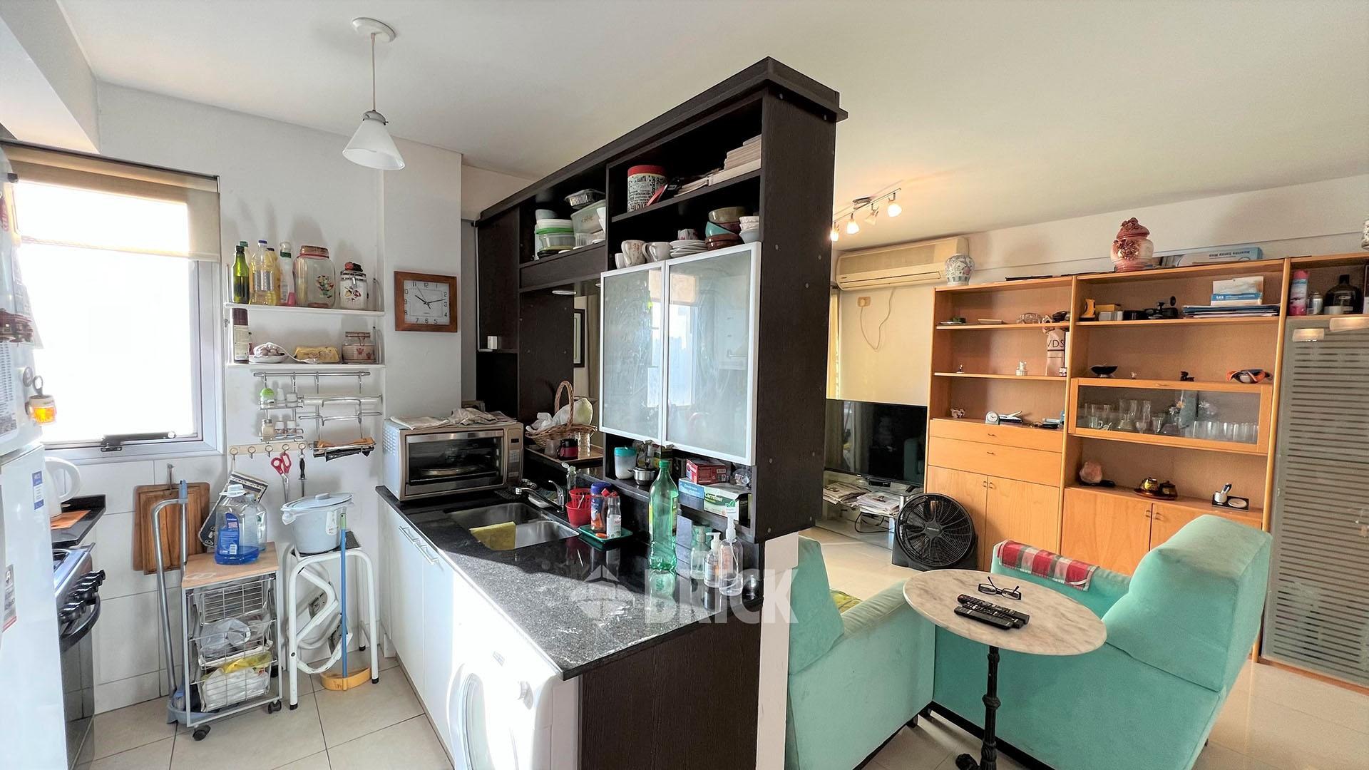 AVELLANEDA, AV. al 1700 Piso 7 4