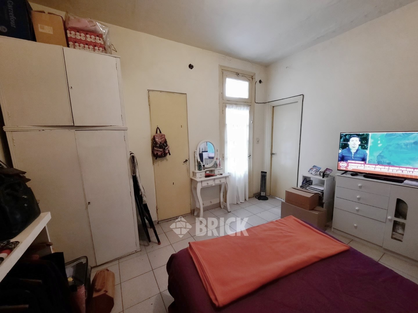 CASEROS, AV. al 2000 Piso 1 6