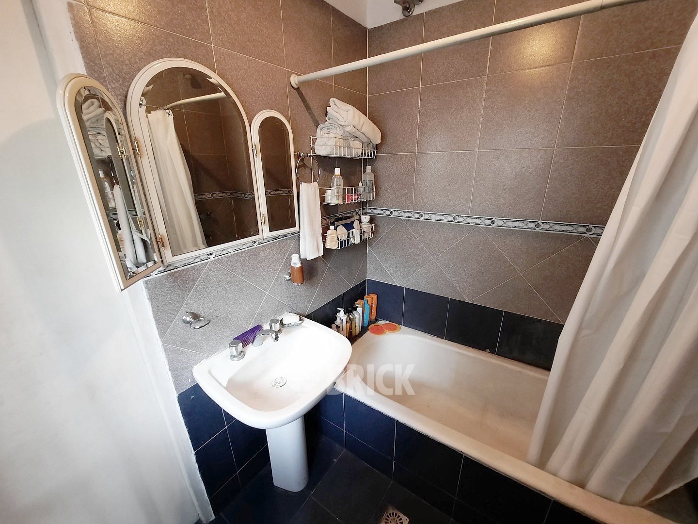 CASEROS, AV. al 2000 Piso 1 9