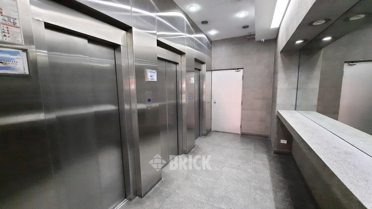 CORRIENTES, AV. al 1800 Piso 7 28