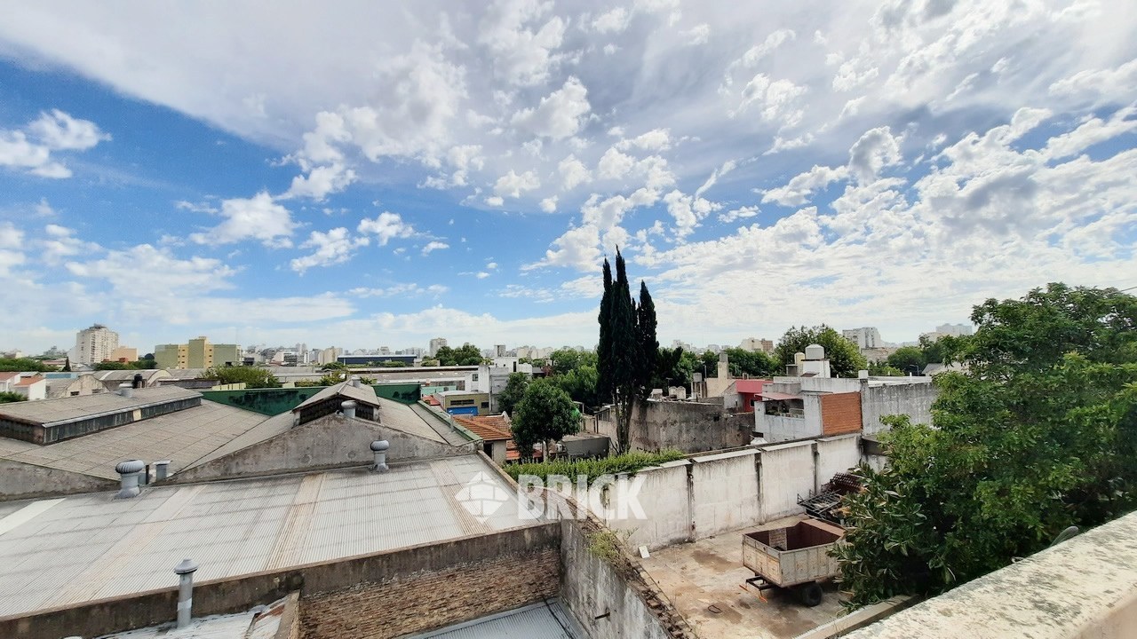 COBO, AV. al 1400 Piso 3 15