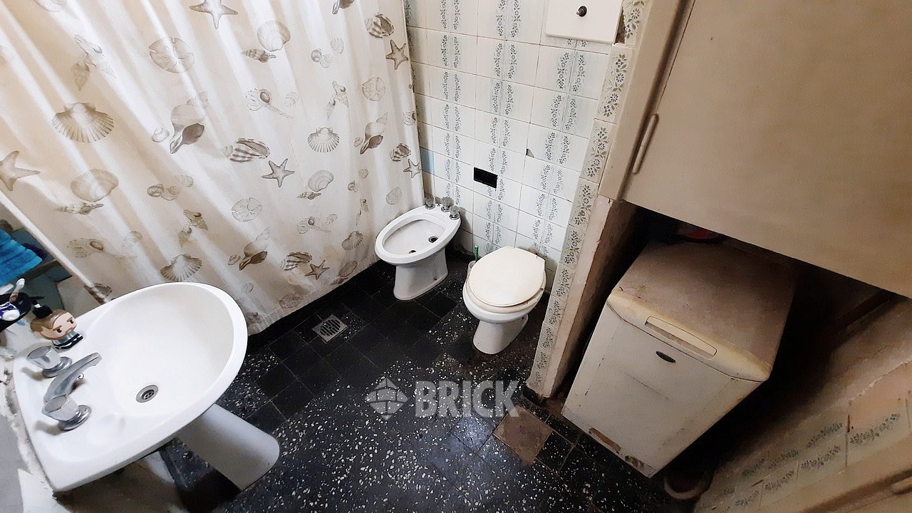 COBO, AV. al 1400 Piso 3 8