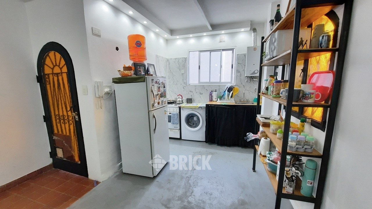 RODRIGUEZ, MANUEL al 1500 Piso 1 8