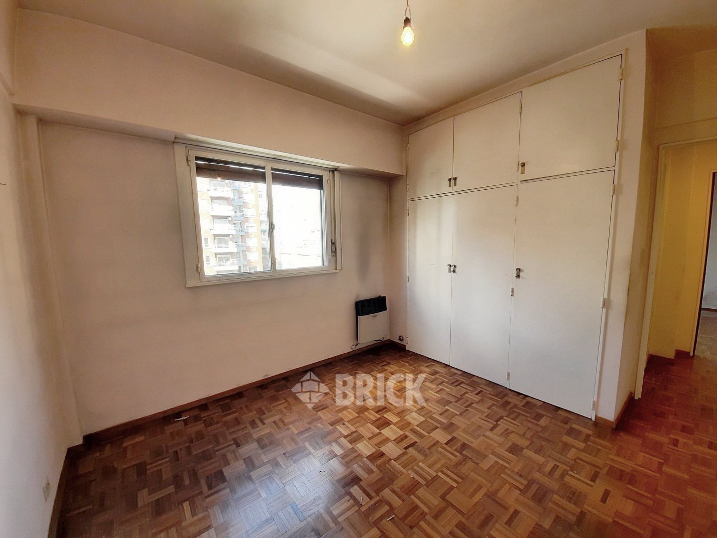 THAMES al 2100 Piso 4 10