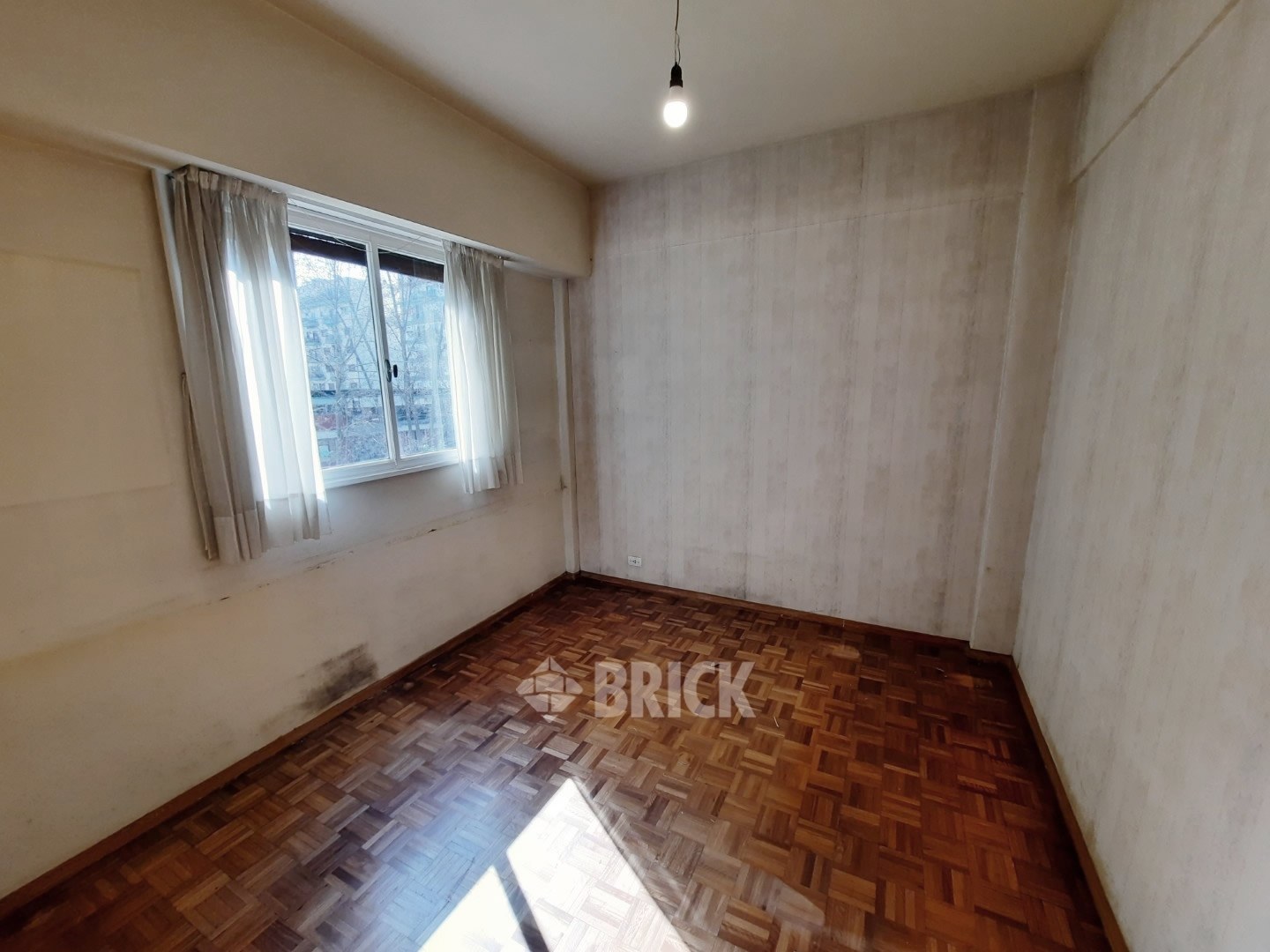 THAMES al 2100 Piso 4 16